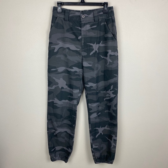 TNA Pants - Aritzia TNA Gray Camo Jogger Pants - Size Medium